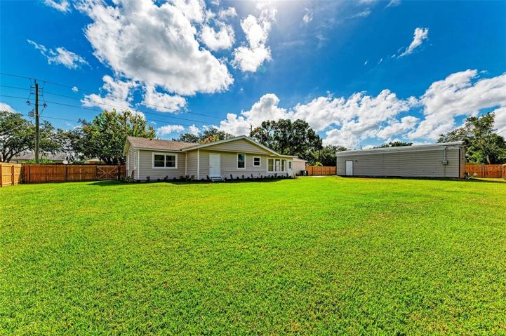 Large and enclosed back yard.
