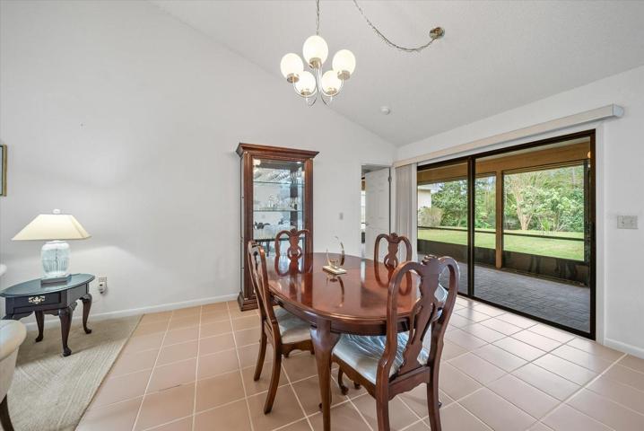 Dining room.