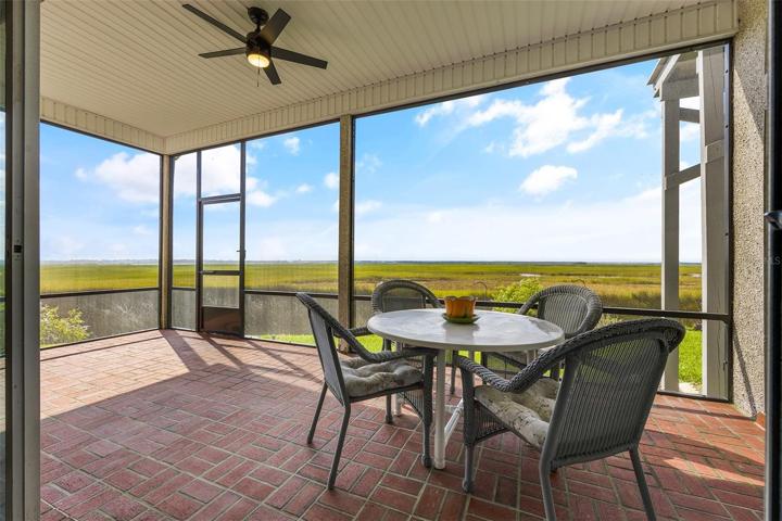 Lanai (West-Facing)