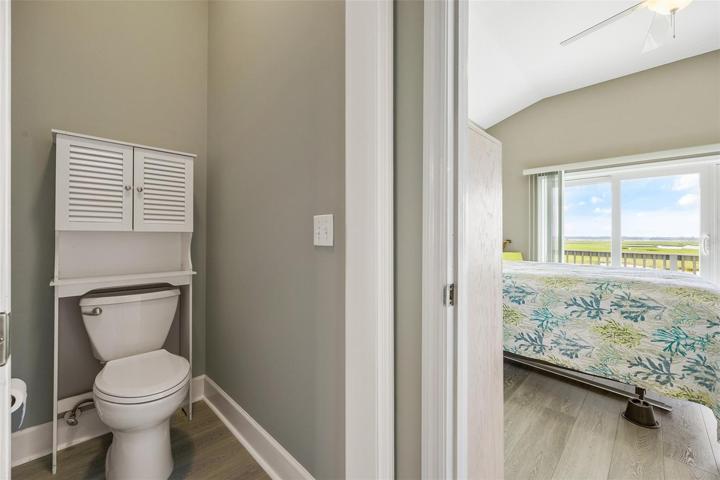 Upstairs Master Suite