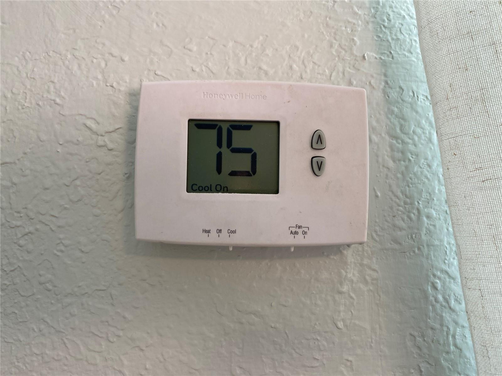 Digital thermostat