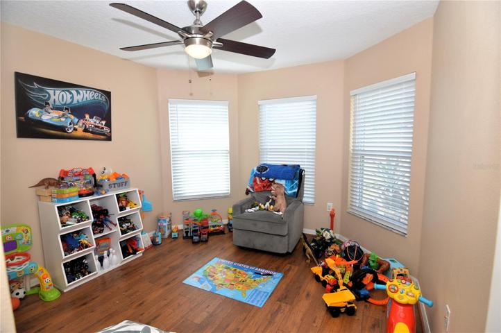Guest bedroom