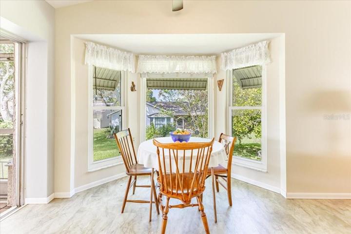 Kitchen Dining Area