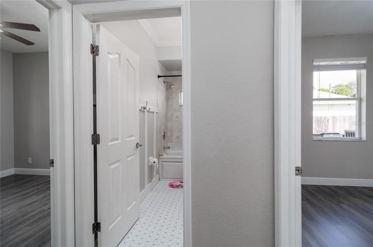 Guest bathroom for bedroom 2 and 3