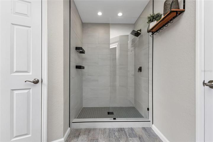 Rain shower head