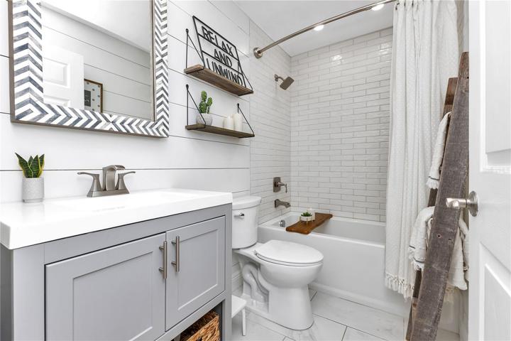 2nd Bathroom