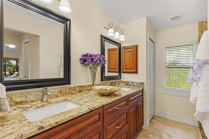 Master Bathroom w/Dual Sinks
