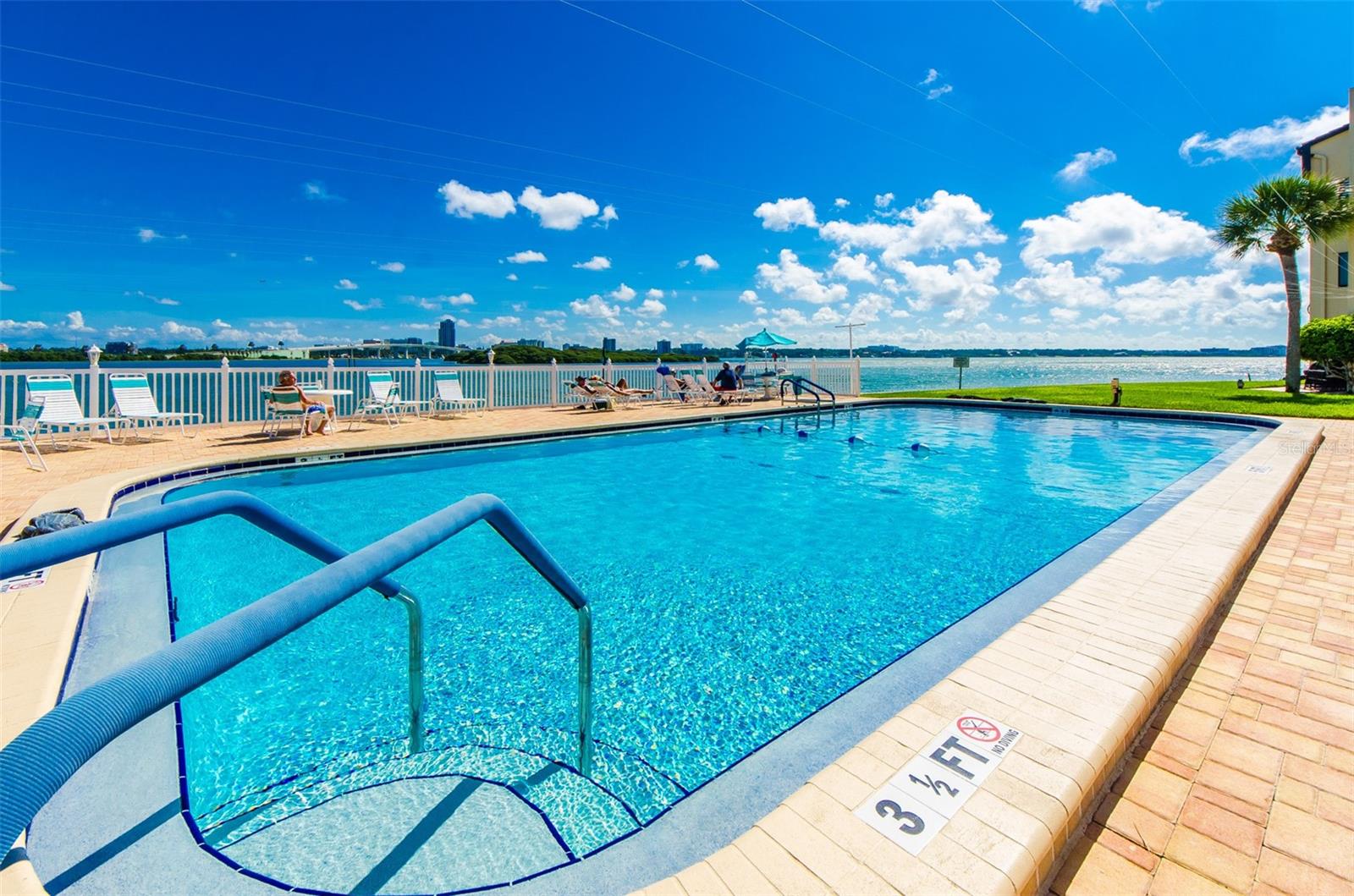 Clearwater, Florida 33767, 2 Bedrooms Bedrooms, 0 ,2 BathroomsBathrooms,Residential Lease,For Rent,GULFVIEW,0,U8216643