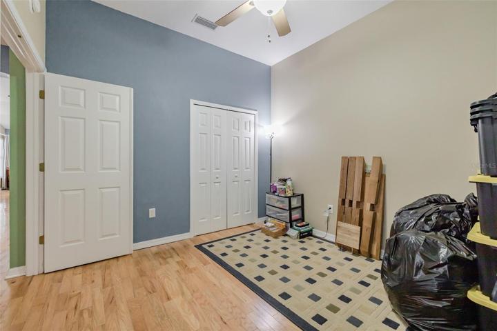 bedroom/flex space