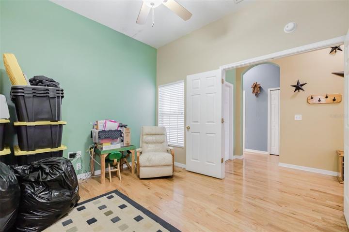 bedroom/flex space