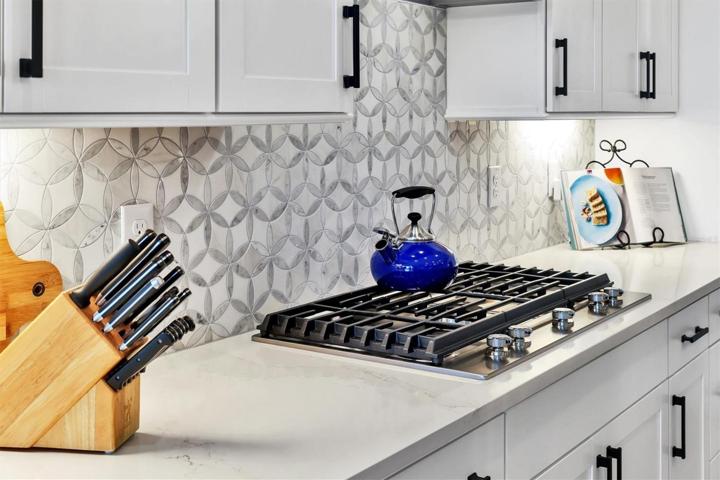 Unique backsplash