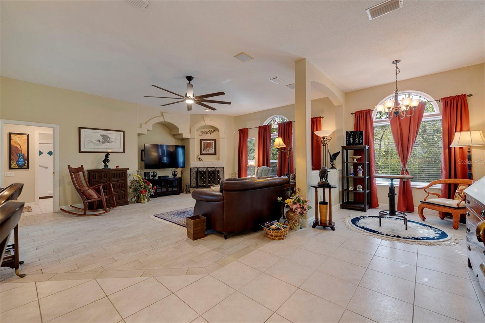Famly room flows from Breakfast nook and Kitchen