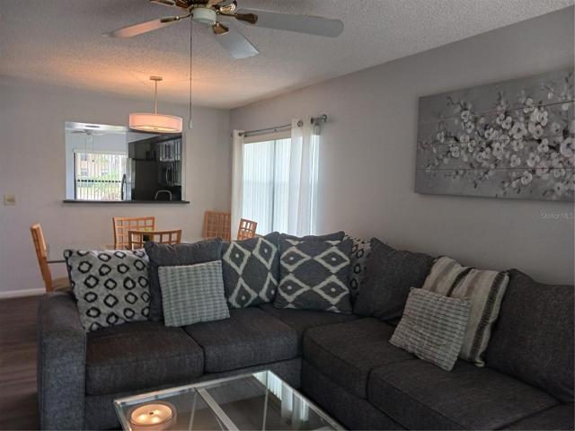 OPen Dining/Living