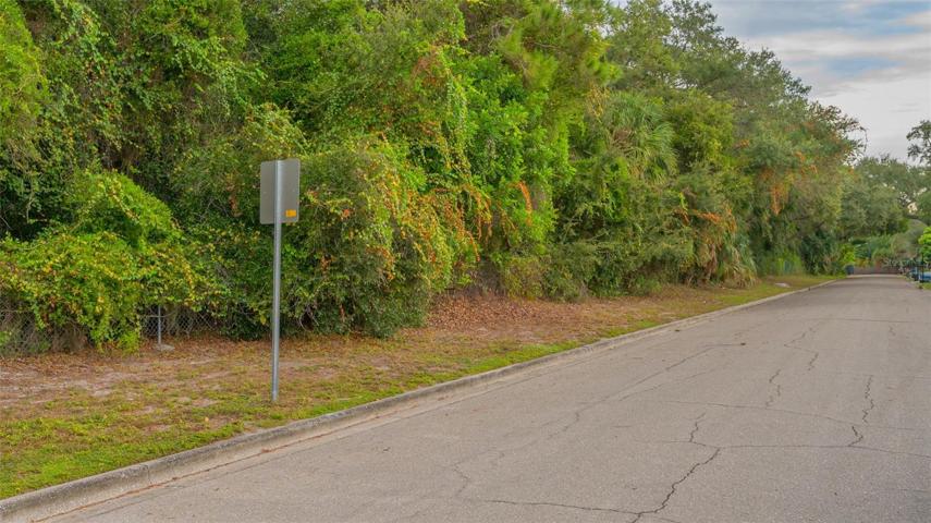 Lot #3 and Lot #4 owned by same owner complete the block