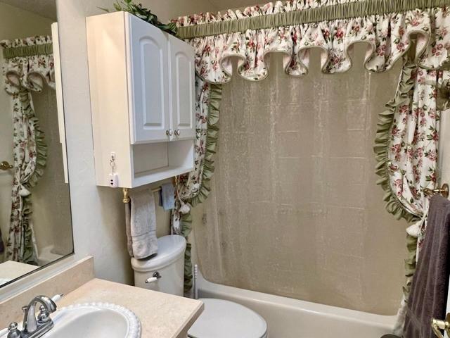 Guest Bath with solar tube