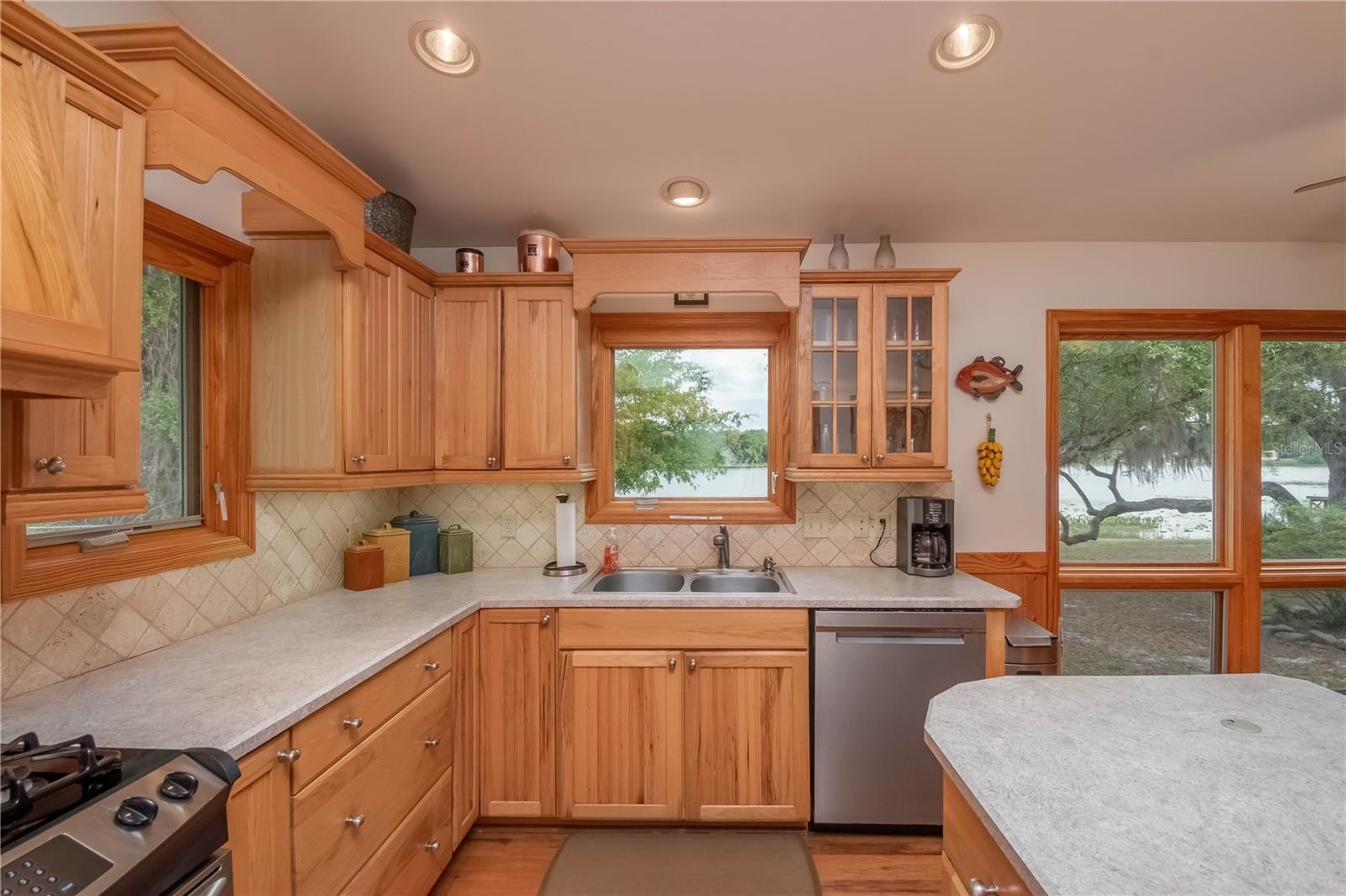 Fort Mc Coy, Florida 32134, 2 Bedrooms Bedrooms, 0 ,2 BathroomsBathrooms,Residential,For Sale,105TH AVENUE,0,OM666026