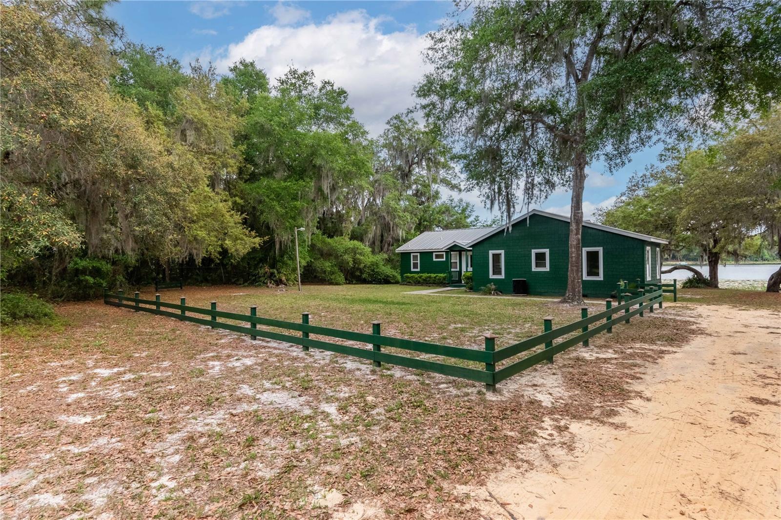 Fort Mc Coy, Florida 32134, 2 Bedrooms Bedrooms, 0 ,2 BathroomsBathrooms,Residential,For Sale,105TH AVENUE,0,OM666026