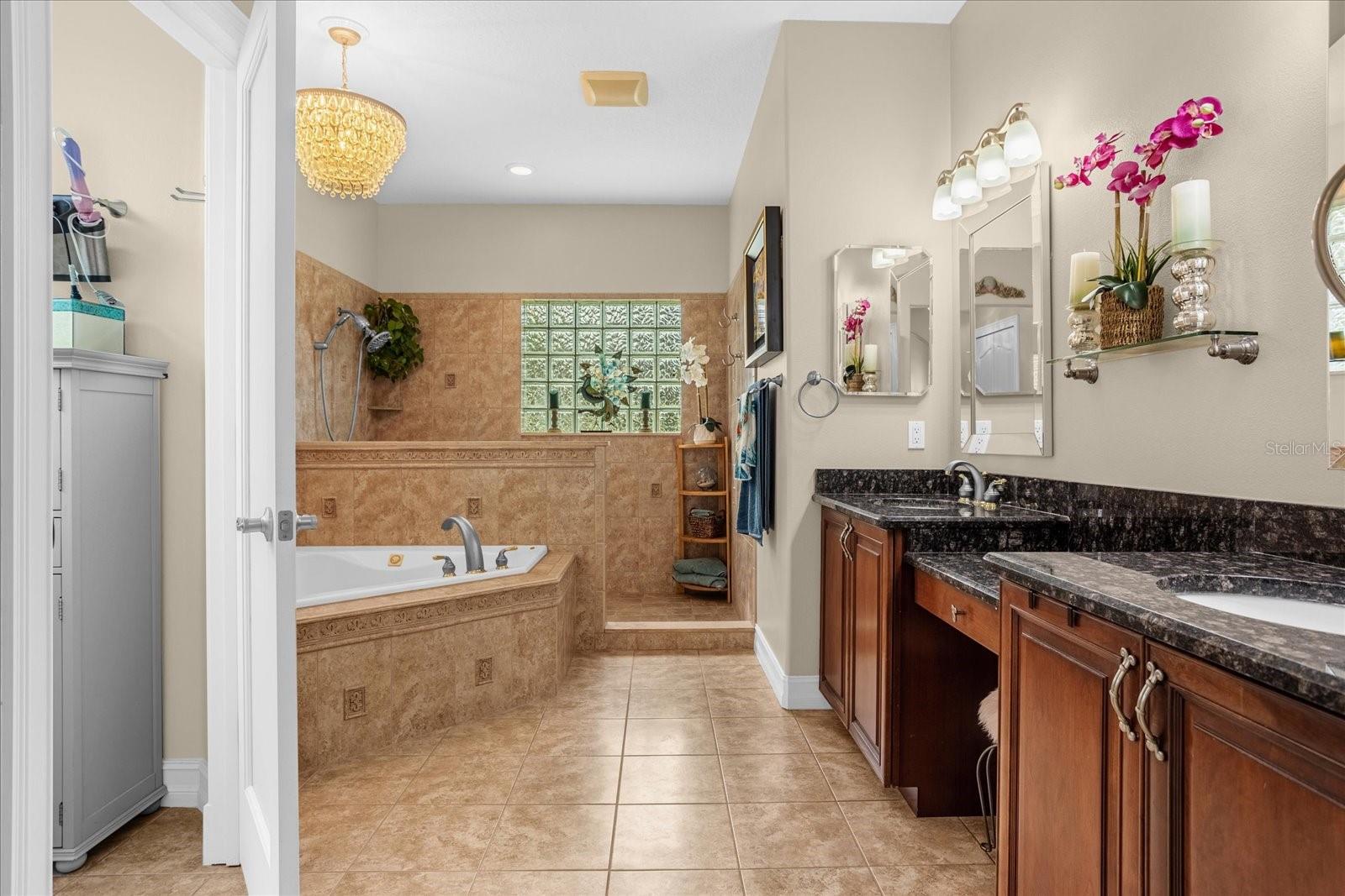 En Suite Master Bathroom