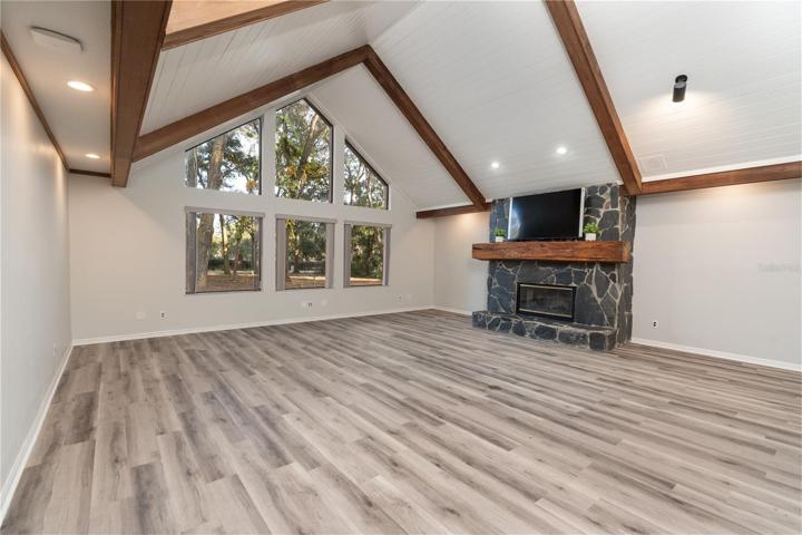 Oversized Great Room with Cathedral Ceilings