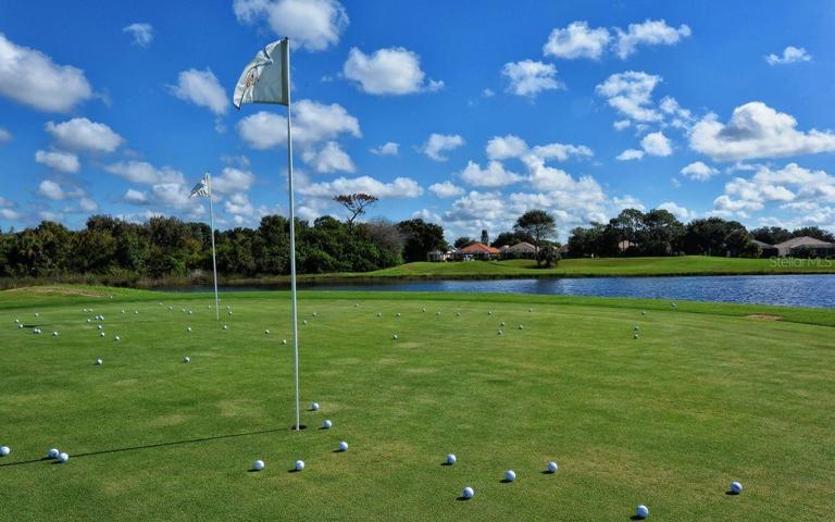 Practice chipping green