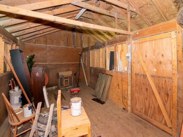 Barn 27X14