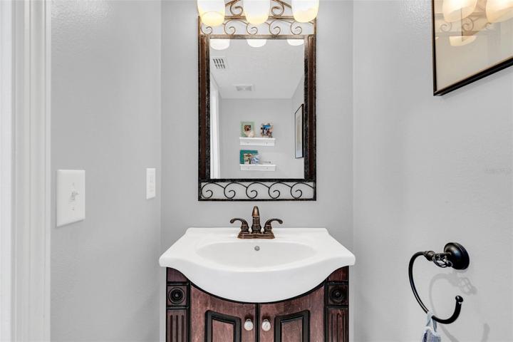 1/2 bath downstairs