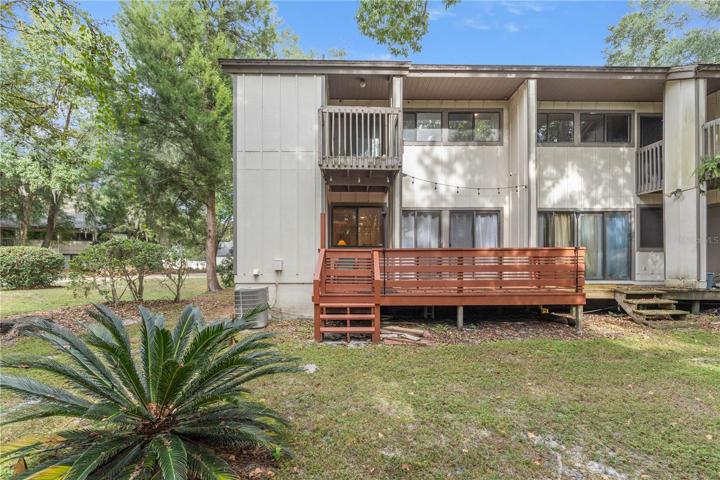 Back Deck & Balcony