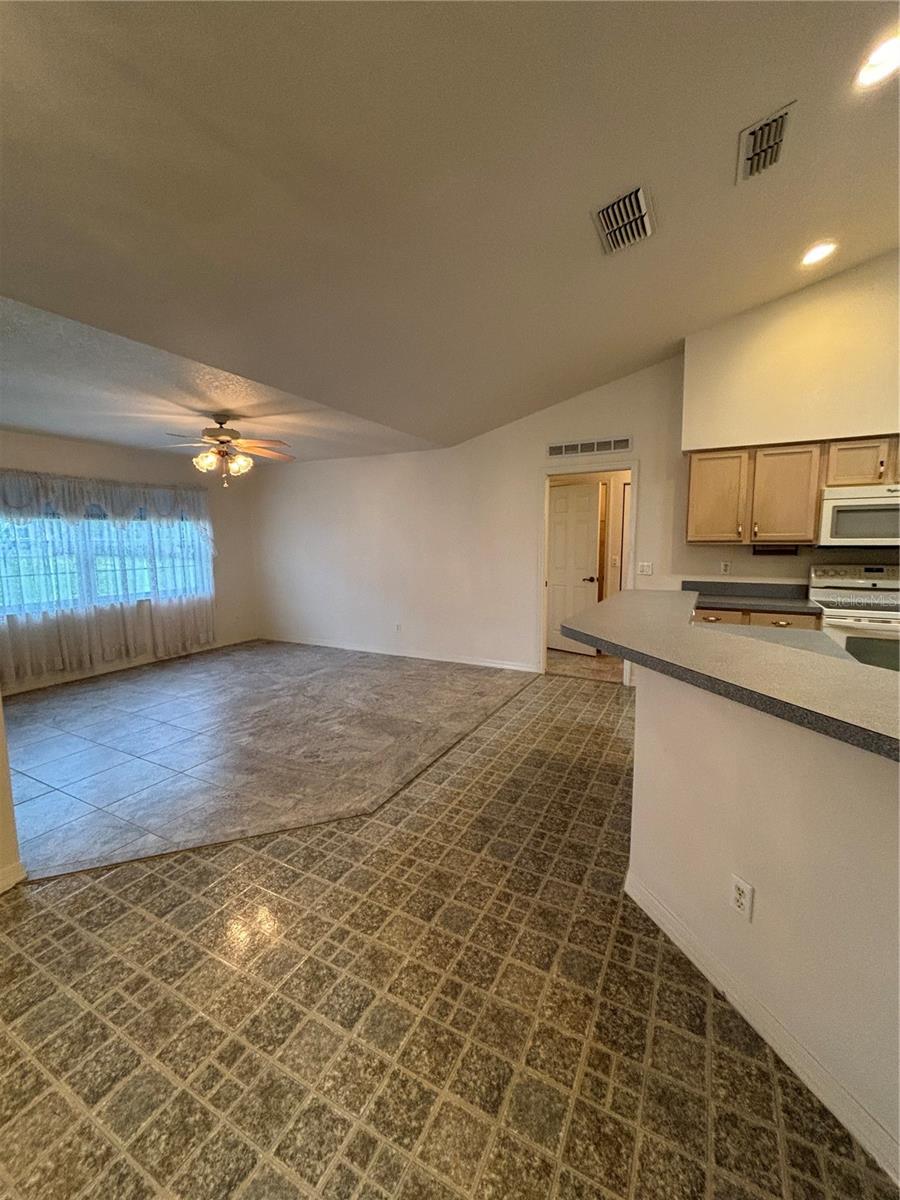 Eat in/Family room