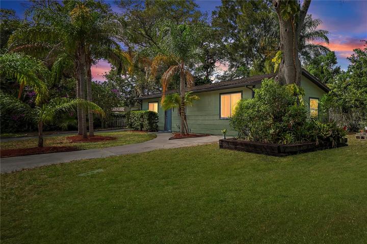 Virtual Twilight Photo w/ Grass Greening Effect