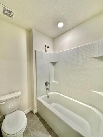 Guest bathroom 2