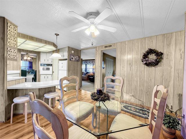 Eat in Kitchen area