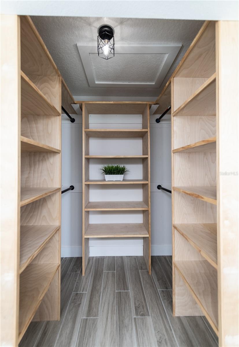 Walk in Closet
