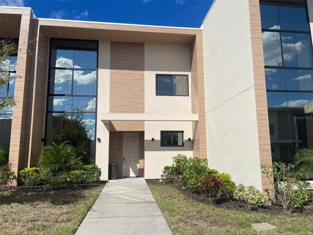 TOWNHOUSE - MAIN ENTRANCE