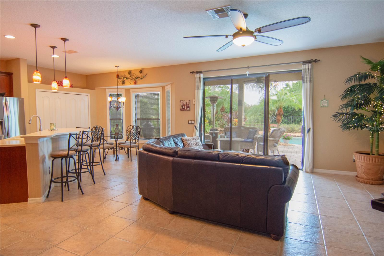 Open Floorplan - Kitchen / Family Room