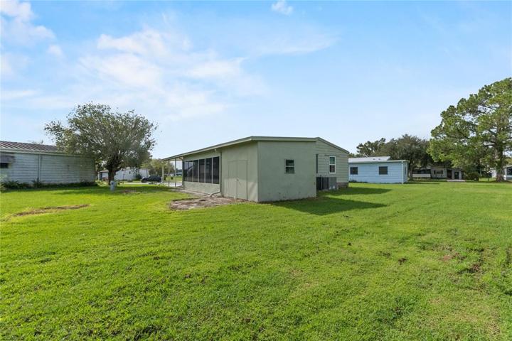 HUGE backyard with near neighbors!