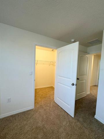 WALK IN CLOSE