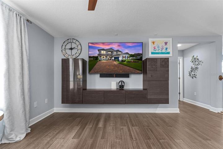 Upstairs Living Area