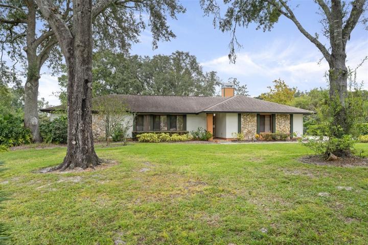 Welcome to 1716 Sunwood Drive!