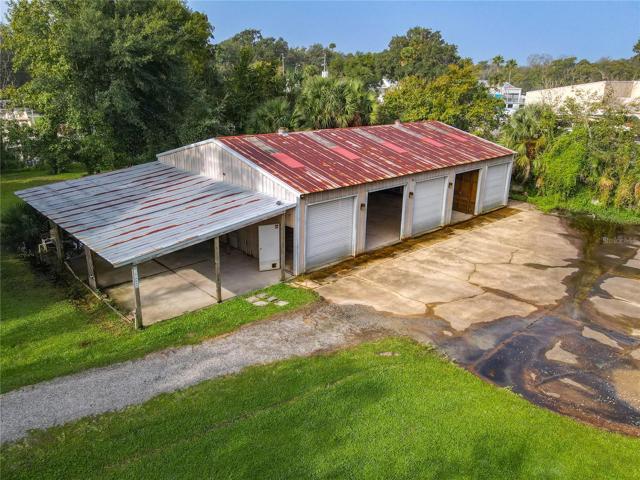 1008 SF building,5 tall garage doors