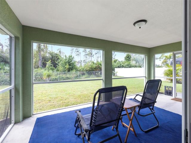 Extra large screened in lanai