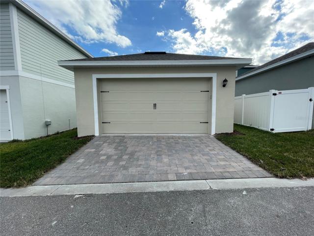 Garage/Driveway