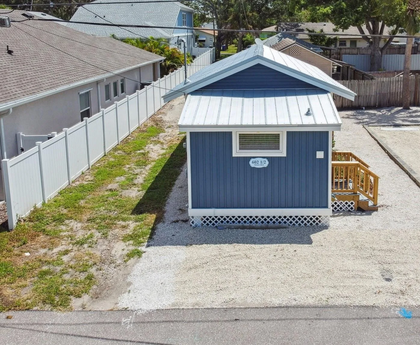 Parking is available in front of Unit parallel to Milwaukee or in Alley to North of house
