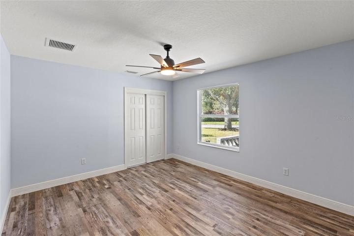Middle Bedroom