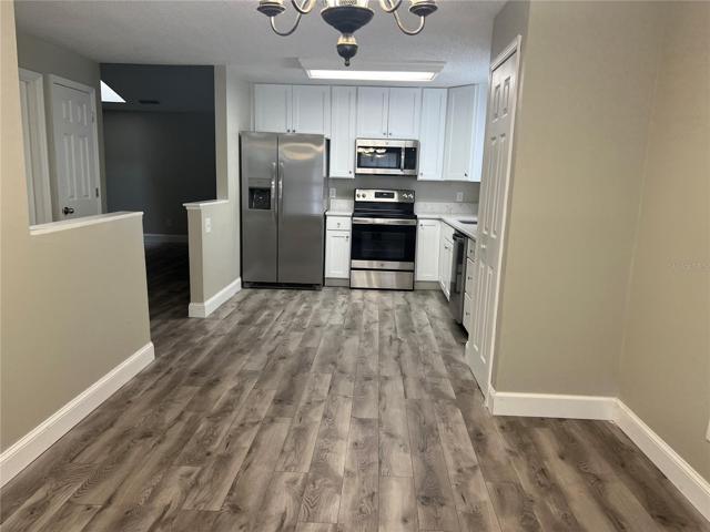 kitchen nook area right off kitchen area.
