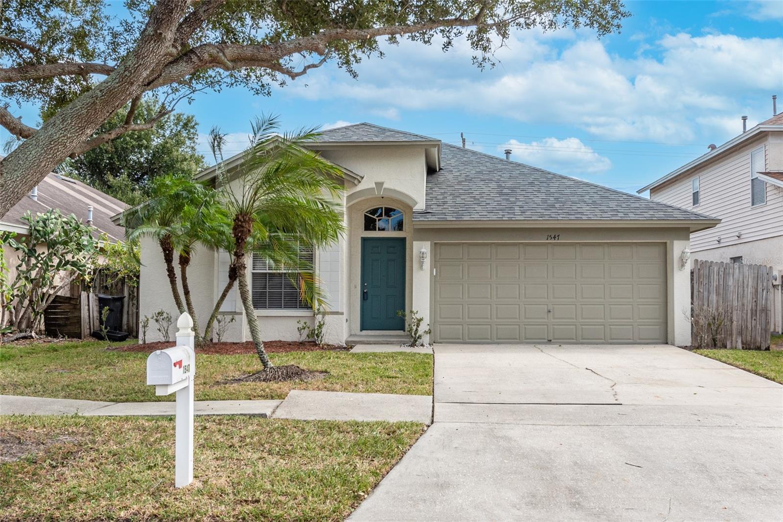 Welcome to Providence Lakes with an easy commute to I-75, 301 and MacDill.