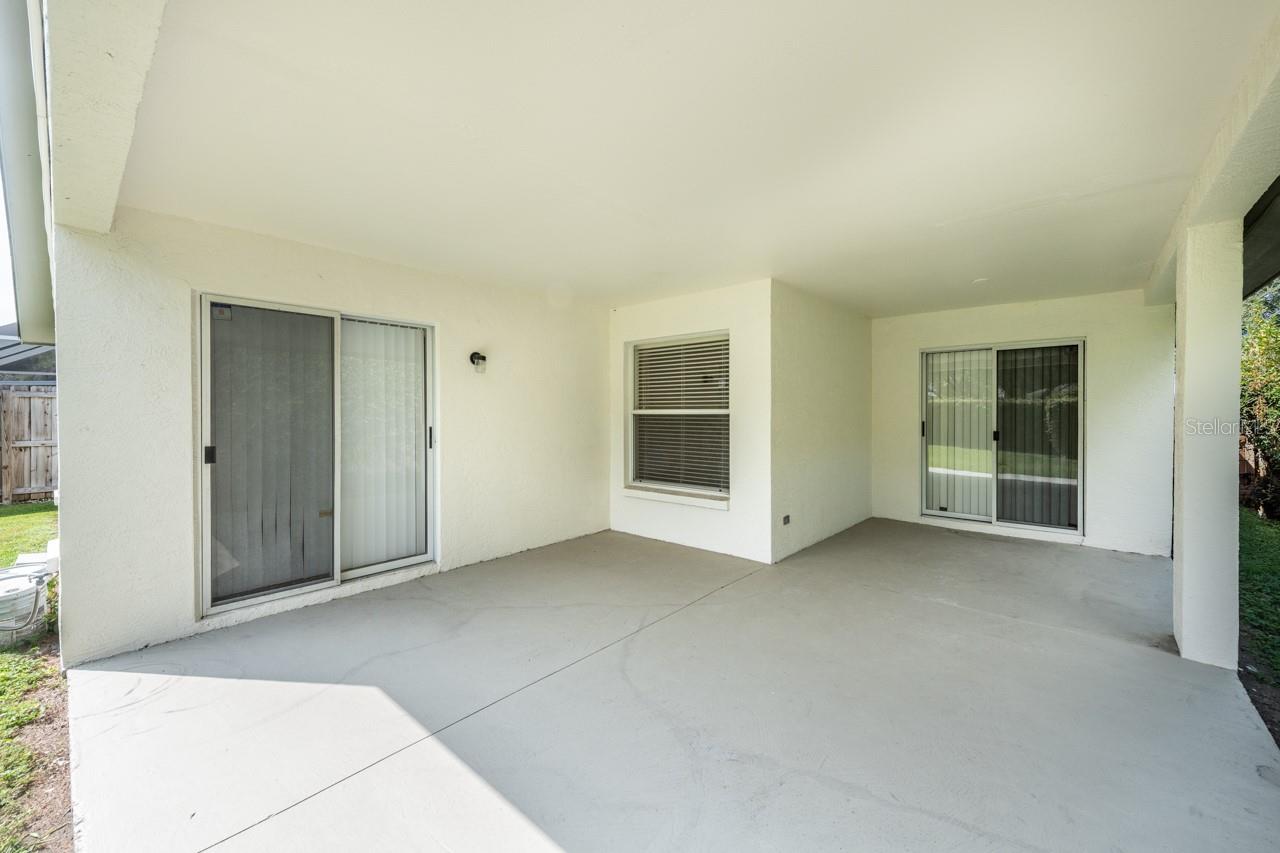 Another view of the covered lanai