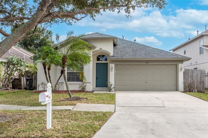 Welcome to Providence Lakes with an easy commute to I-75, 301 and MacDill.