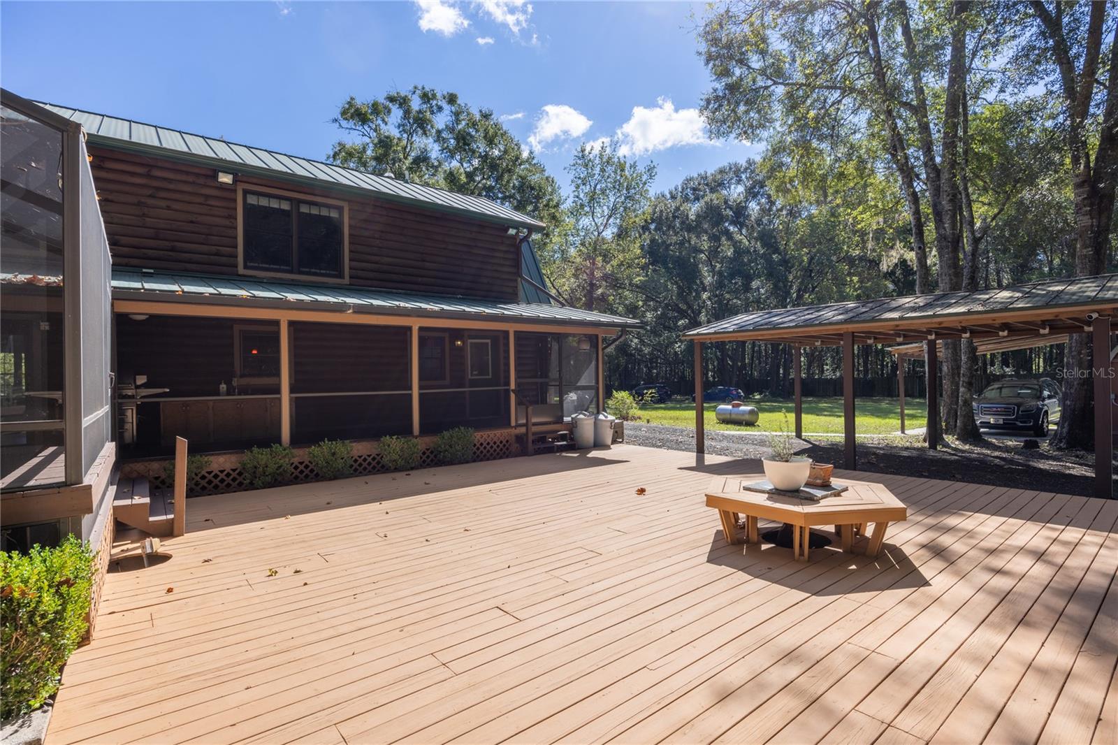 Great deck for entertaining