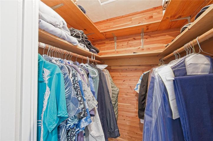Walk-in closet