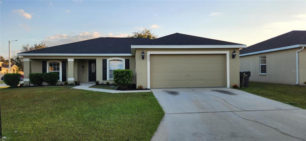 WELCOME HOME TO 3024 SUGAR MAPLE AVE3/2 1,466 SF